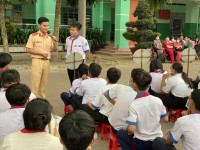 Tuyên truyền pháp luật về Trật tự an toàn giao thông cho học sinh Trường THCS Phú An